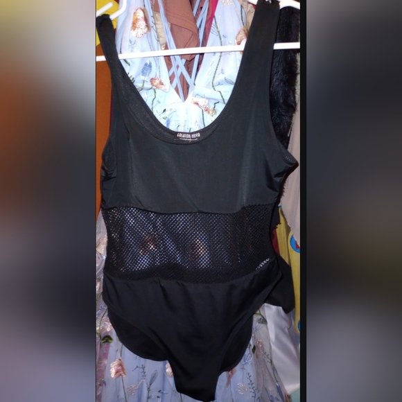 FASHION NOVA ONE PIECE SWIMSUIT - Picture 2 of 6